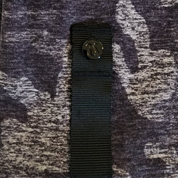Lululemon Vinyasa Scarf, Black/Gray Camo - NEW W/OUT TAGS - Picture 4 of 5